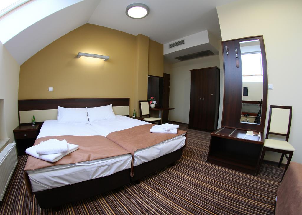 Hotel Aviator Kielce "Business Hotel Medical & Spa" 외부 사진